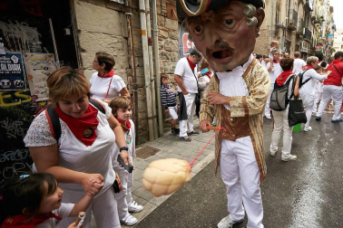 Salida de los gigantes y cabezudos de Pamplona, 12 de julio de San Fermín 2018