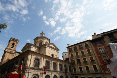 Salida de los gigantes y cabezudos de Pamplona, 12 de julio de San Fermín 2018