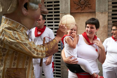 Salida de los gigantes y cabezudos de Pamplona, 12 de julio de San Fermín 2018