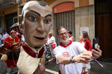 Salida de los gigantes y cabezudos de Pamplona, 12 de julio de San Fermín 2018