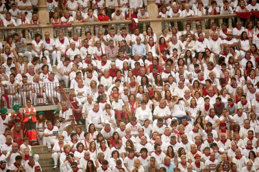 Público asistente a la Plaza de Toros de Pamplona durante la cuarta corrida de la Feria del Toro 2018.