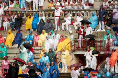 Público asistente a la Plaza de Toros de Pamplona durante la cuarta corrida de la Feria del Toro 2018.
