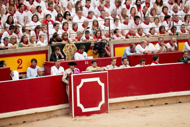Público asistente a la Plaza de Toros de Pamplona durante la cuarta corrida de la Feria del Toro 2018.