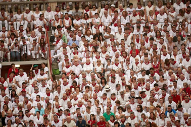 Público asistente a la Plaza de Toros de Pamplona durante la cuarta corrida de la Feria del Toro 2018.