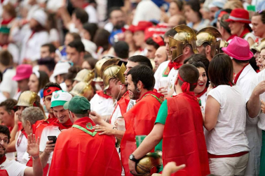 Público asistente a la Plaza de Toros de Pamplona durante la cuarta corrida de la Feria del Toro 2018.