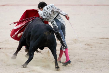 Faena de los toros de la ganadería de Fuente Ymbro para los diestros Juan José Padilla, Roca Rey y Cayetano