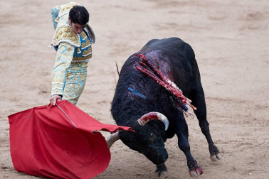 Faena de los toros de la ganadería de Fuente Ymbro para los diestros Juan José Padilla, Roca Rey y Cayetano