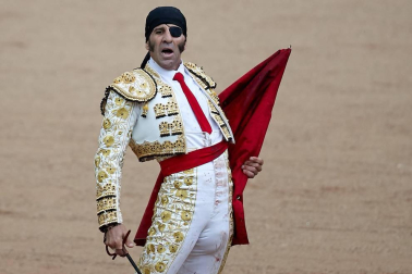 Faena de los toros de la ganadería de Fuente Ymbro para los diestros Juan José Padilla, Roca Rey y Cayetano