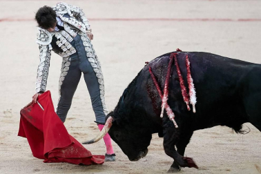 Faena de los toros de la ganadería de Fuente Ymbro para los diestros Juan José Padilla, Roca Rey y Cayetano