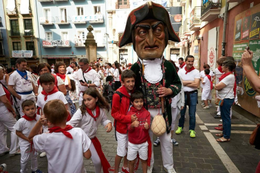 Fotos de los gigantes y cabezudos de Pamplona, 13 de julio de San Fermín 2018
