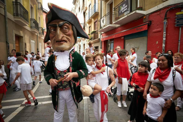 Fotos de los gigantes y cabezudos de Pamplona, 13 de julio de San Fermín 2018