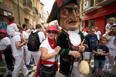 Fotos de los gigantes y cabezudos de Pamplona, 13 de julio de San Fermín 2018