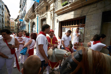 Fotos de los gigantes y cabezudos de Pamplona, 13 de julio de San Fermín 2018