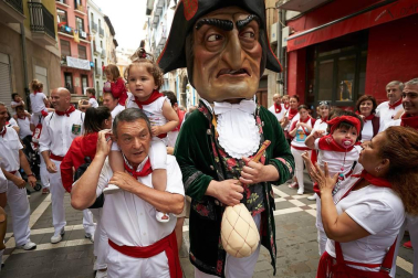 Fotos de los gigantes y cabezudos de Pamplona, 13 de julio de San Fermín 2018