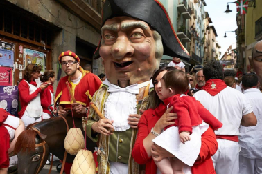 Fotos de los gigantes y cabezudos de Pamplona, 13 de julio de San Fermín 2018