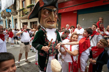 Fotos de los gigantes y cabezudos de Pamplona, 13 de julio de San Fermín 2018