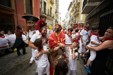 Fotos de los gigantes y cabezudos de Pamplona, 13 de julio de San Fermín 2018