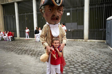 Fotos de los gigantes y cabezudos de Pamplona, 13 de julio de San Fermín 2018