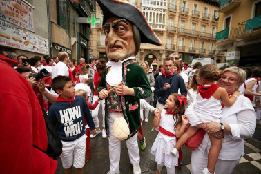 Fotos de los gigantes y cabezudos de Pamplona, 13 de julio de San Fermín 2018