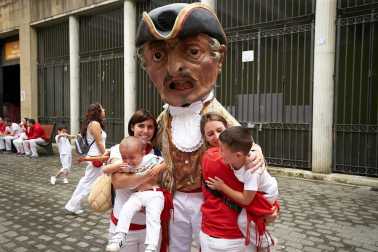 Fotos de los gigantes y cabezudos de Pamplona, 13 de julio de San Fermín 2018