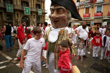 Fotos de los gigantes y cabezudos de Pamplona, 13 de julio de San Fermín 2018