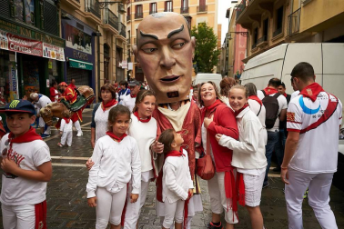 Fotos de los gigantes y cabezudos de Pamplona, 13 de julio de San Fermín 2018