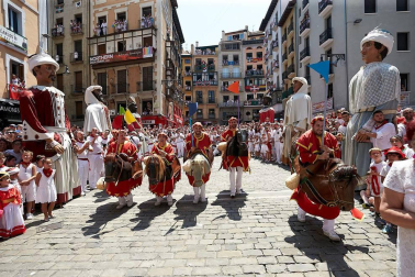 Fotos de los gigantes y cabezudos de Pamplona, 14 de julio de San Fermín 2018