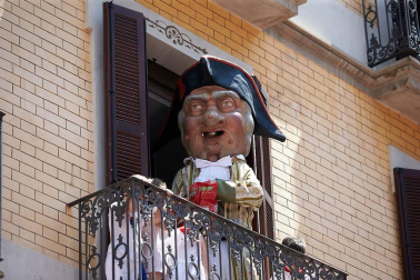 Fotos de los gigantes y cabezudos de Pamplona, 14 de julio de San Fermín 2018
