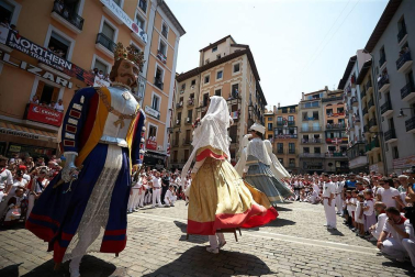 Fotos de los gigantes y cabezudos de Pamplona, 14 de julio de San Fermín 2018