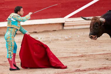 Faena de los toros de la ganadería de Fuente Ymbro para los diestros Juan José Padilla, Roca Rey y Cayetano