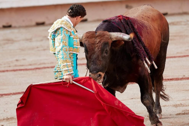 Faena de los toros de la ganadería de Fuente Ymbro para los diestros Juan José Padilla, Roca Rey y Cayetano