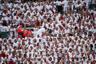 Público asistente a la Plaza de Toros de Pamplona durante la última corrida de la Feria del Toro 2018.