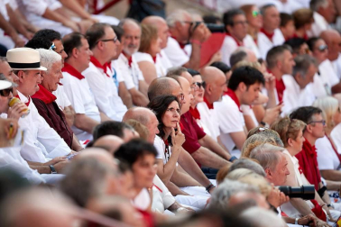 Público asistente a la Plaza de Toros de Pamplona durante la última corrida de la Feria del Toro 2018.