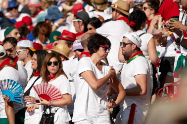 Público asistente a la Plaza de Toros de Pamplona durante la última corrida de la Feria del Toro 2018.