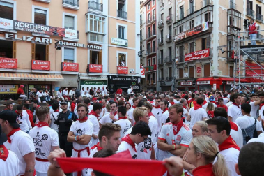 Imágenes del octavo encierro de los Sanfermines de 2018, con toros de la ganadería Miura.