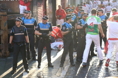 Imágenes del octavo encierro de los Sanfermines de 2018, con toros de la ganadería Miura.