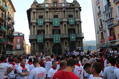 Imágenes del octavo encierro de los Sanfermines de 2018, con toros de la ganadería Miura.