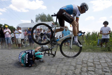 Galería de fotos de la novena etapa del Tour, con numerosos accidentes en el Pavés