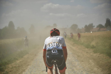 Galería de fotos de la novena etapa del Tour, con numerosos accidentes en el Pavés