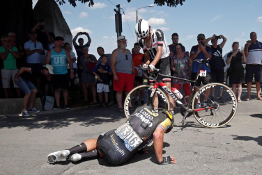 Galería de fotos de la novena etapa del Tour, con numerosos accidentes en el Pavés