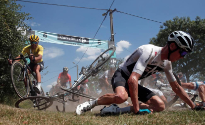 Galería de fotos de la novena etapa del Tour, con numerosos accidentes en el Pavés