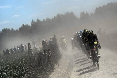 Galería de fotos de la novena etapa del Tour, con numerosos accidentes en el Pavés