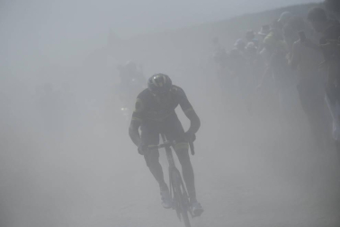 Galería de fotos de la novena etapa del Tour, con numerosos accidentes en el Pavés