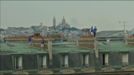 Celebraciones y disturbios en París