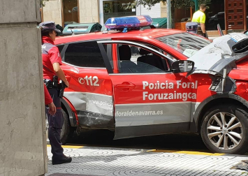 El aparatoso choque ocurrió este lunes 16 de julio en la Avenida de Bayona de la capital navarra.
