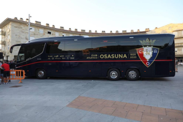 Presentación de la nueva equipación de Osasuna para la temporada 2018 y 2019 y del nuevo autobús del equipo