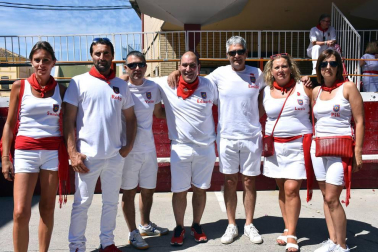 Cadreita celebró el pasado domingo 15 de julio el inicio de sus fiestas patronales en honor a San Miguel. En total, fueron ocho días de fiesta en los que la música, los actos gastronómicos y los festejos taurinos populares volvieron a ser los principales protagonistas. ¡Click! vivió junto a los cadreitanos el lanzamiento del cohete.