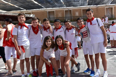 Cadreita celebró el pasado domingo 15 de julio el inicio de sus fiestas patronales en honor a San Miguel. En total, fueron ocho días de fiesta en los que la música, los actos gastronómicos y los festejos taurinos populares volvieron a ser los principales protagonistas. ¡Click! vivió junto a los cadreitanos el lanzamiento del cohete.