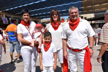 Cadreita celebró el pasado domingo 15 de julio el inicio de sus fiestas patronales en honor a San Miguel. En total, fueron ocho días de fiesta en los que la música, los actos gastronómicos y los festejos taurinos populares volvieron a ser los principales protagonistas. ¡Click! vivió junto a los cadreitanos el lanzamiento del cohete.