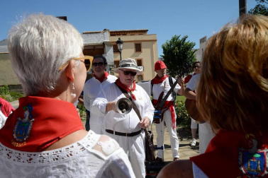 Auroros de localidades de toda la Comunidad foral se han concentrado este domingo en Sangüesa y Cáseda en su cita anual.